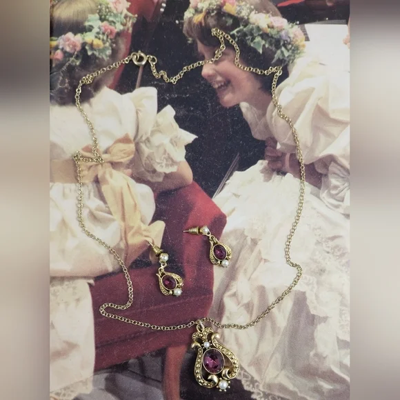 Avon Jewelry Set Gold Necklace - Picture 5 of 13